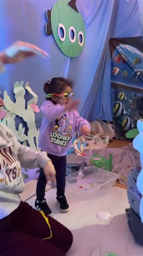 Little Einsteins Preschool on Instagram: "Dreamers 2&3🌊 Drama time under the sea & shell collecting 🐚✨"