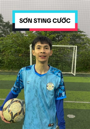 Sơn sting cước ⚽️ Ai tìm ra được người làm skill này trước tôi thưởng ngay 2 đôi dép #trungspinkick #xuhuong #sportsontiktok #viral #fyp
