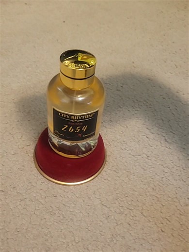 Identifying Signs of a Fragrance Scam