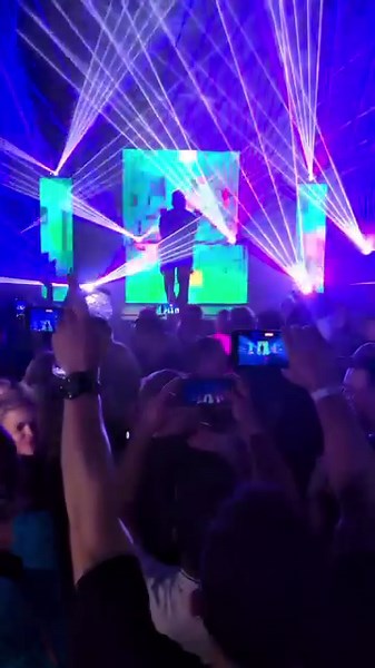 Who agrees? Classic Trance and a room full of lasers, a timeless combination... ❤️❤️❤️ #dance #dj #vocaltrance #producer #justforyou #club #musicproducer #asot #clublife #technomusic #kick #bass #futurerave #djlife #musicproducerlife #tomorrowland #ultramusicfestival #fyp #fypage #melodies #trend #reels #reelsinstagram #trance #remix Reposted from @craig_connelly | TranceAttack