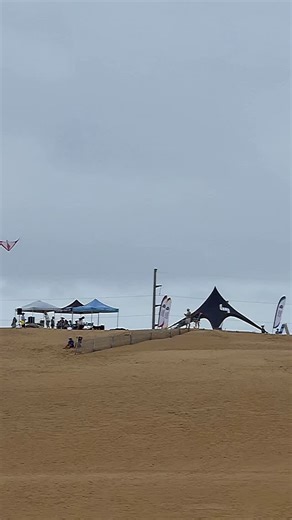Join us at Jockey’s Ridge for the Outer Banks Rogallo Kite Festival today and tomorrow (June 6-7) from 10 AM to 4 PM! Enjoy BIG 30-100 ft kites, take free stunt kite lessons, and let the kids color kites! Come fly a kite and enjoy the show! 🪂🎉 #obxevents #outerbanks #obx #iloveobx #familyfun #kitefestival #kittyhawkkites #nagshead @rogallo.foundation @kittyhawkkites @jockeysridgecrossing | Seaside Vacations Outer Banks
