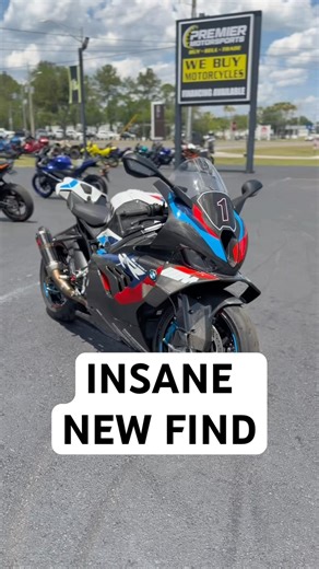 2024 BMW M1000 RR, rare white tank and tail—art piece or track weapon? Check it out! #motorcycle