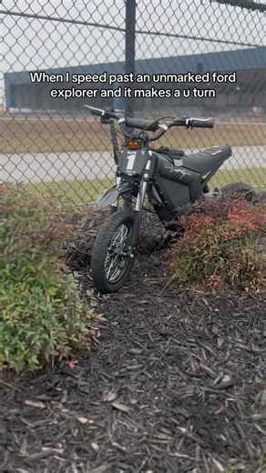 Unmarked Ford Explorer Makes U-Turn After Being Passed