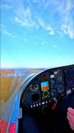 Turbulente Crosswindlanding in Strausberg #flugschule #landing #aviation #pilot #ppl
