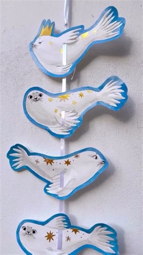 Etsy UK on Instagram: "@kat_branch you had us at hand-drawn seal garland 🦭 behind on decorations? we're obsessed with downloadable garlands that still look crafty 👀"