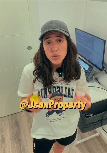 Este tip de JsonProperty te ahorra bugs silenciosos al consumir APIs 🔥 #java #framework #backend #100daysofcode #softwaredeveloper #program #programmer #programmerlife #programacion #programadores #vscode #intellij #code #programming #backenddeveloper #api #backend