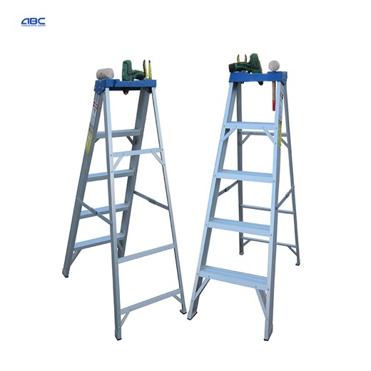 Modern Designed Easy-to-Fold Lightweight Aluminium Step Ladder for Outdoor Use