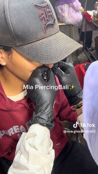 Piercing Lovers: Tindikhidung Trend in Bali