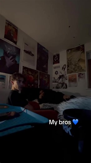 @Stevie🎩☕️ @its_just_ash_guys