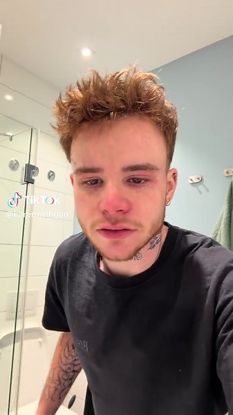 Ich versuche euch Teilhaben zu lassen. Leider ist es zum dritten mal nun wieder richtig aufgegangen... hoffentlich ist das der letzte Eingriff für mich... bin einfach mental durch. Das ganze ist extremst traumatisch für mich. #transmann #hysto #ftm #notop #krankenhaus