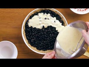 Kermaviilitäytteinen mustikkapiirakka – mehevä klassikko kaurapohjalla