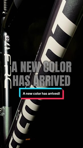 ELEMENT FRC 50 — Glacier Grey ❄️🔥 Warna baru yang clean & elegan. Tetap ringan, tetap responsif, tetap siap ngebut. sekarang dengan karakter yang lebih fresh & modern. Glacier Grey bukan cuma warna, ini statement di setiap gowesan. 🚴‍♂️✨ Siap jadi pusat perhatian di jalan? Gas sekarang! #ELEMENTFRC50 #GlacierGrey #RoadbikeIndonesia #SepedaBalap #NewColor