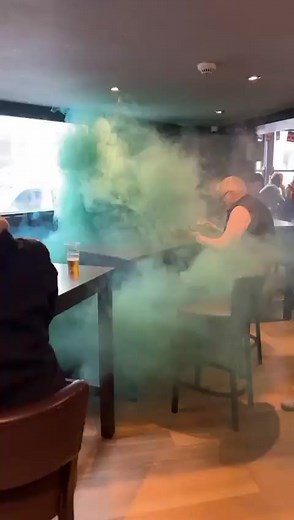 Before Plymouth Argyle’s match at Huddersfield this afternoon, one of their fans decided it was a good idea to set off a pyro at a local pub….. Spot the young Irish fan #ArsenalFanaticsNews | Arsenal Fanatics News