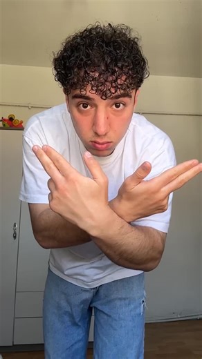 ‎عبود‎ on Instagram‎: "ركزولي عالمارسيدس#foryou #keşfet #الشعب_الصيني_ماله_حل😂😂 #fypage #türkiye #اكسبلور"‎