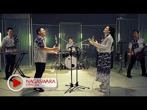 Wali & Fitri Carlina - Sakit Tak Berdarah (Official Music Video NAGASWARA) #music