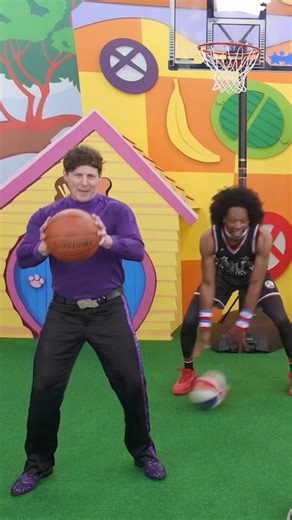1M views · 8.8K reactions | Come on everybody, bounce your balls!  The Wiggles have joined forces with the Harlem Globetrotters for the musical collab you never knew you needed! Watch the full video for ‘Bouncing Balls’ now on YouTube  #harlemglobetrotters #thewiggles | The Wiggles | Facebook