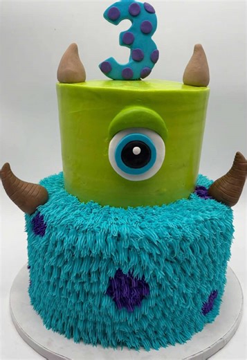 A birthday straight out of Monstropolis 👁️ This Monster Inc.–inspired cake turns any birthday into a fun, original, and magical experience 💙👾 At Valencia Bakery, we transform your favorite characters into custom cakes that don’t just look amazing — they taste delicious too 🎂✨ Like and comment which new design you’d love to see next 💬📲 #valenciabakery #NYC #valenciabakeryny #sweettradition #cake