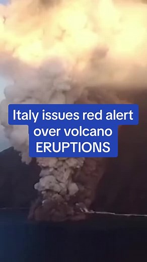 Sicily’s Mount Etna has seen increased volcanic activity over the past week. Mount Stromboli, on nearby Aeolian island, is also erupting and spewing lava into the sea. Italy has issued a red alert and shut down Catania Airport #volcano #volcanoeruption #mountetna #italy #sicily #stromboli