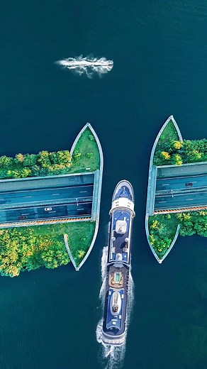 1.4K views | The most amazing bridge in the world! #Scenery #Tourism #shorts | Tann Anfa | Facebook