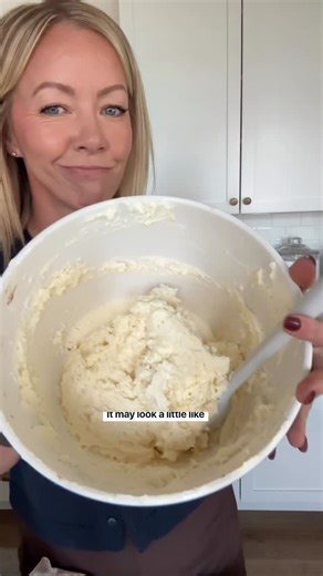 Courtney Rich on Instagram: "The stickers were no coincidence 😏 #gododgers #cakebycourtney #bakingtipbuttercreamtip"