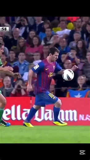 If Controlling Ball is an Art, Messi is the Artist 🧊 #messi #messimagic #goat #footballshorts