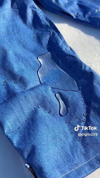 POV: you finally found the perfect snow pant for the mountain🏂🗻 #fyp #clothingbrand #fashisoninspo #baggy #pants #brand #snowboard #ski @freelife