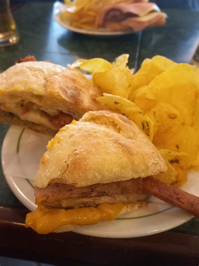 Review: Prego e Pão de Alho com Pontos a Afinar