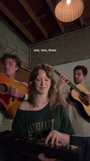 Amelie Kalia's Soulful Cover of 'Alone Again'