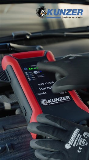 Die KUNZER Akku Startgeräte mit langlebiger LiFePO4-Batterie sind nicht nur kompakt und ultraleicht, sondern überzeugen auch mit voller Leistung. 🔥Jeden PKW starten mit dem MPB 12/800 mit 12V und 800A 🔥NFZ und PKW starten mit dem MPB 12-24/2000 mit 12V 2000A oder 24V 1000A 🔥inkl. mitgelieferter Wand-Ladestation: Immer geladen & aufgeräumt! #kunzer #startgerät #akku-start #lifepo4 #autostart | Kunzer GmbH