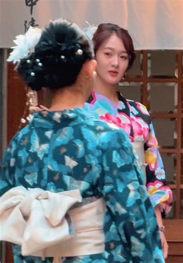 Crazy travel in Tokyo🇯🇵Nihon我在日本瘋狂旅行👨に倣い、昭和の儚い日々をたった一人で10萬枚の寫真で撮り下ろしました！#japan #日本 #旅行 #japanese #Vlog travelers 👫🚶‍♀️from every corner of the world always come to Japan once—only to discover they can never stop returning. Some say Japan is an addiction: the first trip is for cherry blossoms, the second for sushi, and by the third, you can no longer tell whether you’re a tourist or a would-be local. Tokyo’s streets feel like a boundless amusement park, Kyoto’s temples open like secret garde