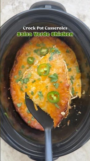 Crockpot Salsa Verde Casserole #slowcooker #crockpot pot