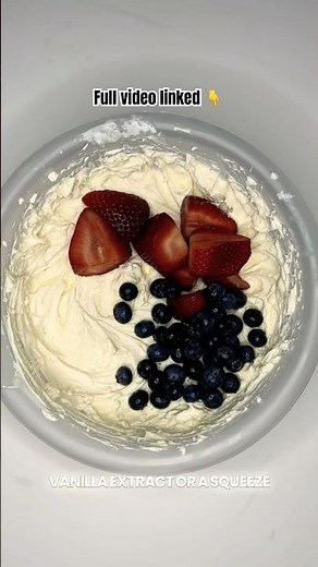 Low-Carb Berry Cheesecake Salad 🫐🍓 | No-Bake Keto Dessert!