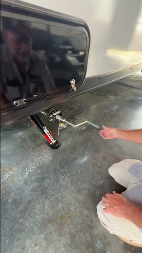 How To Operate Lippert Quick Drop Stabilizer Jacks #quickdrop
