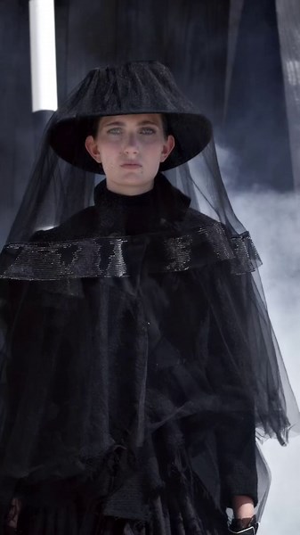 Creed Aventus For Her – Women's Luxury Perfume – Woody Fresh, Crisp, Fruity & Floral Fragrance