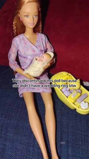 🧁 (@argumentetive)’s video of doll