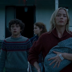 1M views · 10K reactions | Hay personas ahí fuera que merece la pena salvar. ¡No te pierdas el nuevo tráiler de #UnLugarTranquilo2! 'Un Lugar Tranquilo 2', en cines 20 de marzo. | Paramount Pictures | Facebook