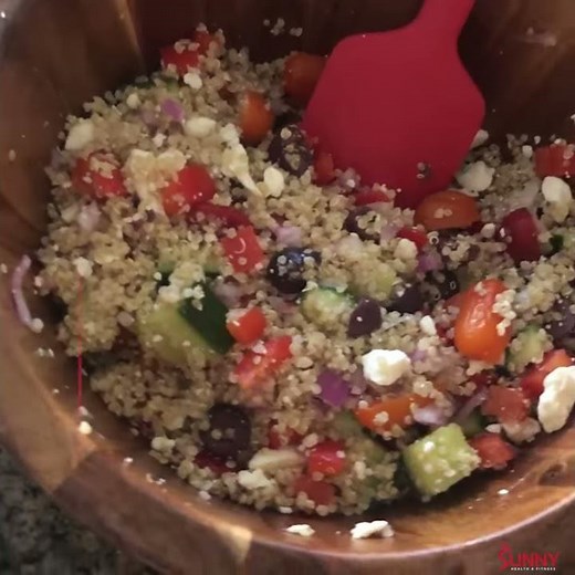 Delicious and Satisfying Quinoa Greek Salad Recipe