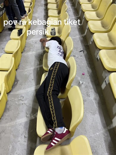 Persik Kediri: Parodi Tiket dan Cerita Kenit