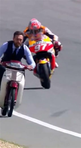 This Old Bike Just Humiliated a Superbike 🏍️😂#funny #funnyshorts #viral #race #comedy