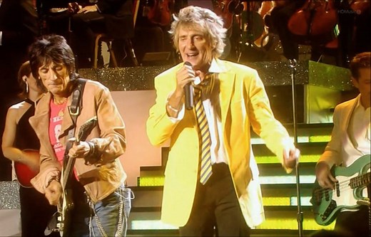 Rod Stewart - Maggie May (HD) Live in London 2004