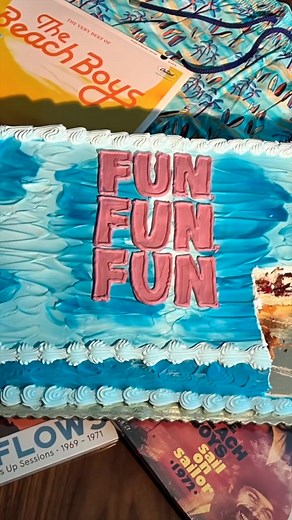@Steve Aoki cake 🤝 The Beach Boys. #FunFunFun | Beach