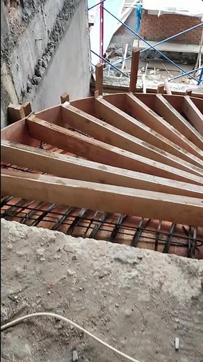 Building a Wooden Spiral Staircase: Construction Process