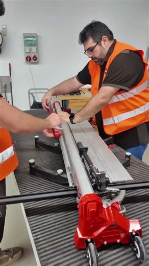 The world's first asymmetric track pusher design pusher, TK – experience its powerful breaking force