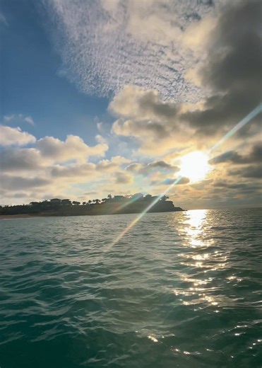 ✨ PROMO ESPECIAL DE ENERO ✨ Solo por este mes de enero, entre semanas, tenemos una promoción ideal para que disfrutes de unos días de descanso en Kairos Sea House 🌊🏡 Aprovecha esta oportunidad perfecta para desconectarte, relajarte y vivir la magia de Ayangue con un precio especial. 📩 Reserva ahora, las promociones son por tiempo limitado. #KairosSeaHouse #PromociónEnero #EntreSemana #Ayangue #DescansoPerfecto