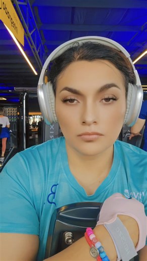 Videos de Anahi (@ana_albarod) con “What You Waiting For? - Remastered 2019 - Gwen Stefani”