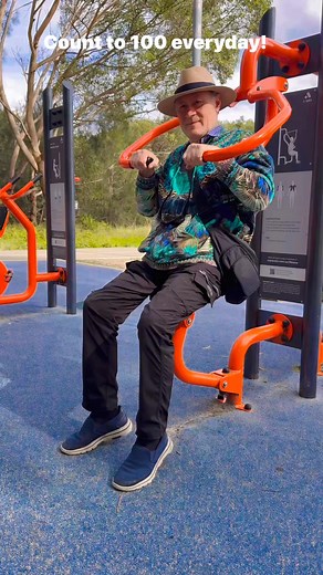 Getting fit exercise at the park after our morning walk #ootdcamilla #ootdcamilla #morningfitness #HealthyHabits #hilightseveryonefollowers #followersreelsfypシ゚viralシfypシ゚viralシalシ #exercise #followerseveryone #wintervibes | Linda Rose