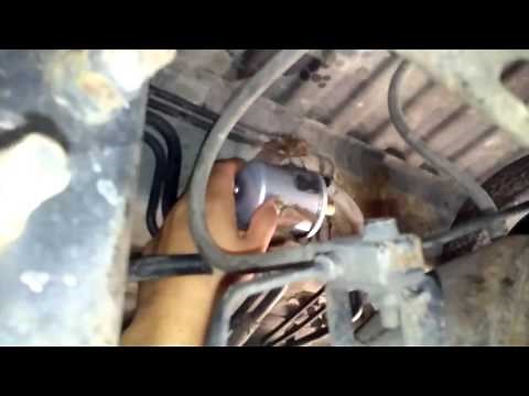 Replacing the Fuel filter on a 2001 Pathfinder