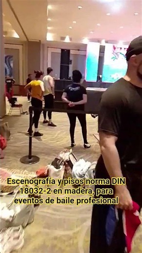 Escenografía y pisos en madera para eventos de baile profesional. #dancefloor