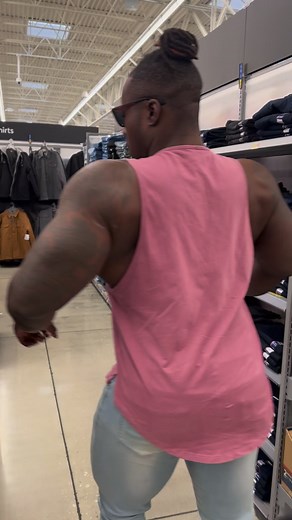 115K views · 429 reactions | The struggle is real #goofy #muscle #happy #cloths #biggroove | Biggroove | Facebook