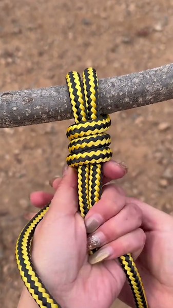 Stable and practical rescue rope knot techniques